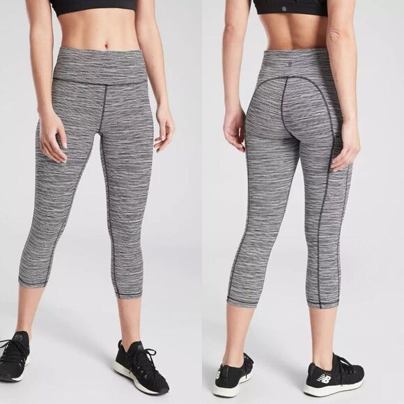 Athleta ULTIMATE LINEAR LINES‎ CAPRI Black/ White Women’s Size XS - Picture 1 of 6
